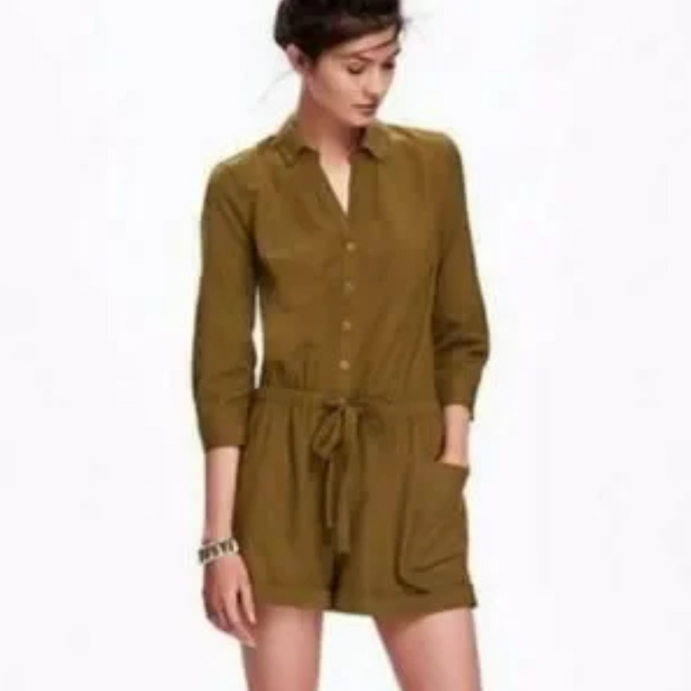 Old Navy Utility Romper Gathered Tie Waist 3/4 Sleeves V Neck Pockets Brown